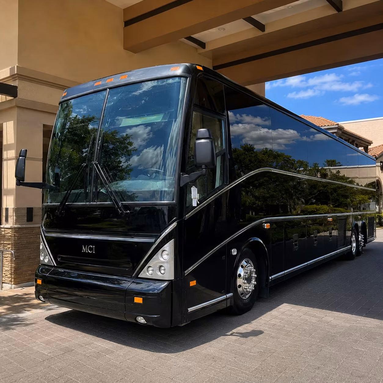 airport shuttle bus service for corporate groups flying through sea tac