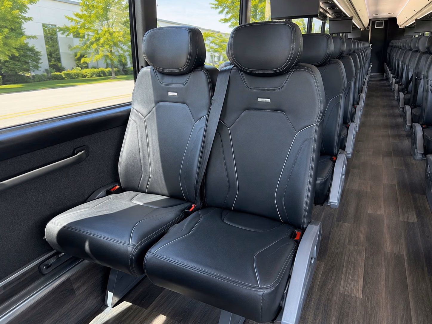 wine country wedding shuttles from bellevue to woodinville